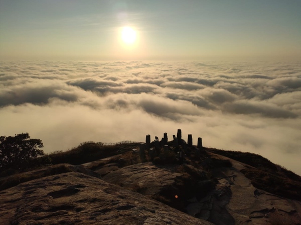 Get Clouded - Skandgiri - Sunrise Hike