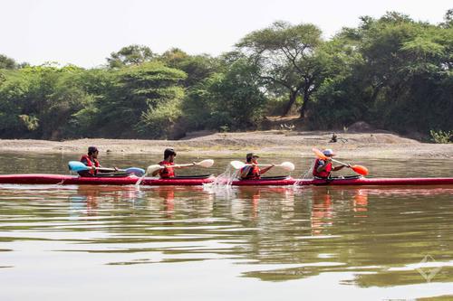 Lets Go Kayaking  Kayak Basics, Paddling Techniques, Launching Methods,  Equipment Training