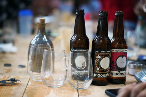 Mead Tasting Session with the experts from Moonshine Meadery
