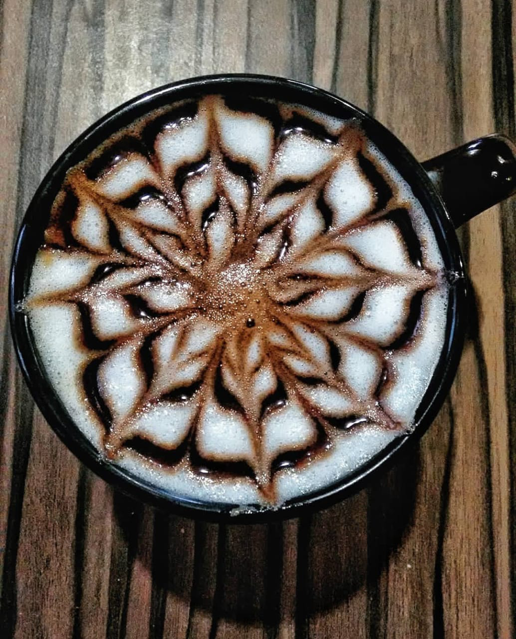 Latte Art : Etching Technique with Barista